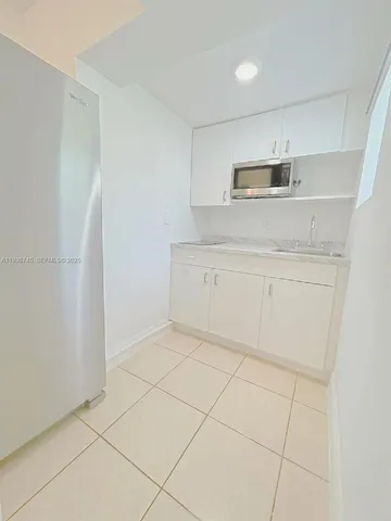 $1,450 | 121 Southwest 51st Avenue, Unit 3, Miami, FL 33134