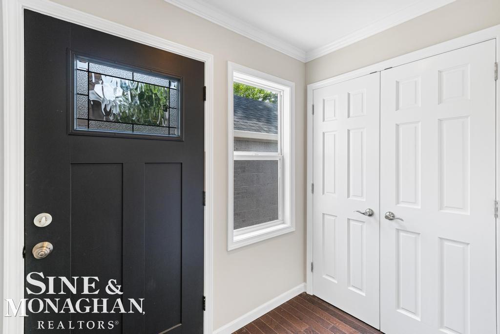 101 Mapleton Road Grosse Pointe Farms, MI 48236 - Photo 2 of 28