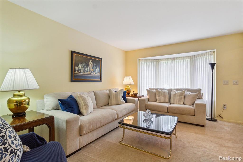 2220 Hickory Leaf Drive Rochester Hills, MI 48309 - Photo 12 of 60