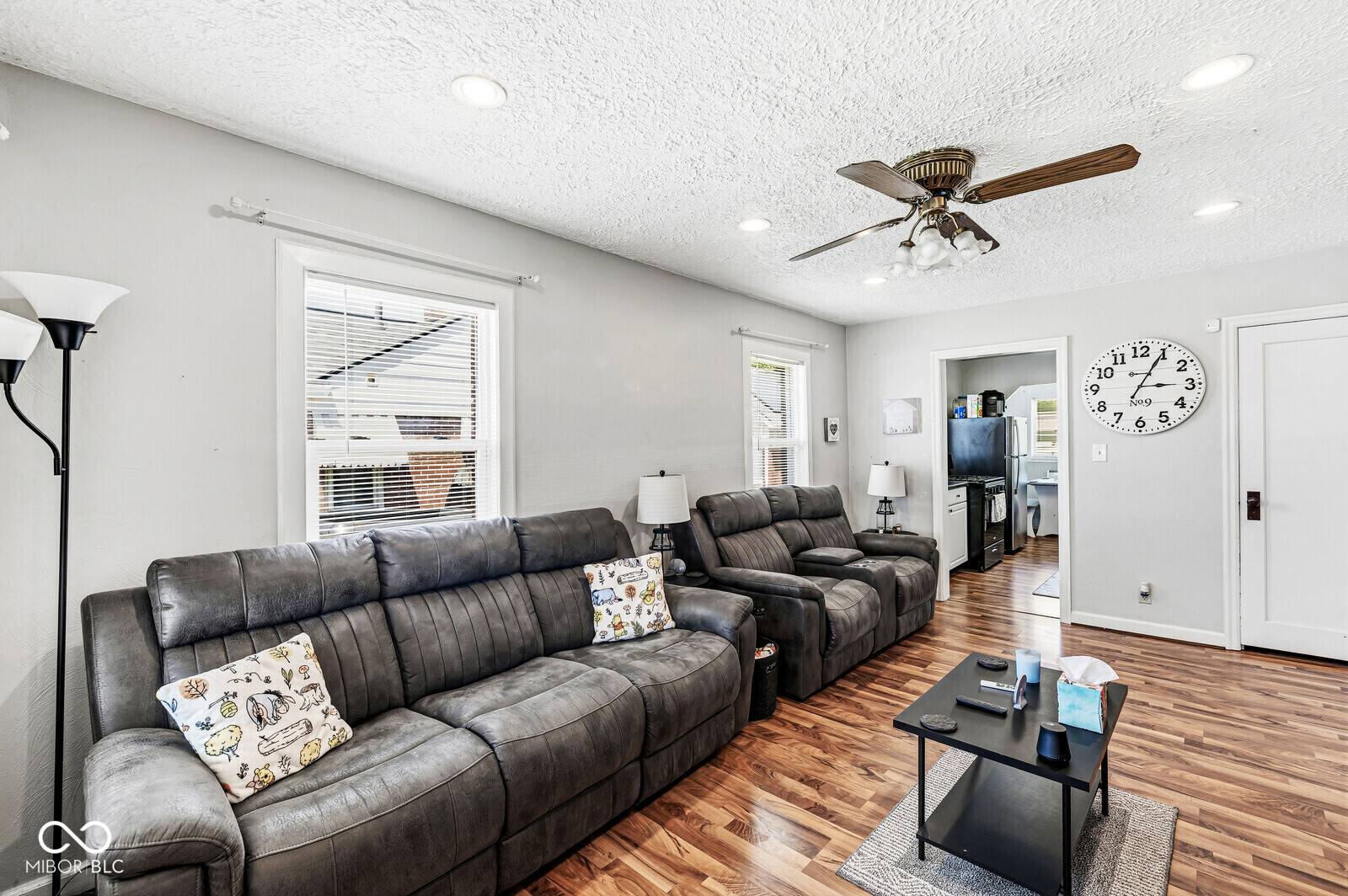 41 South Post Road Indianapolis, IN 46219 - Photo 4 of 25