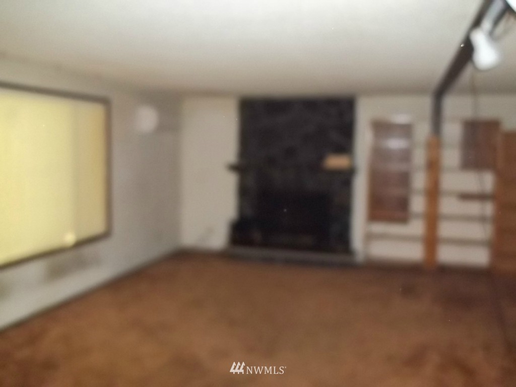 10029 Issaquah-Hobart Road Southeast Issaquah, WA 98027 - Photo 5 of 9