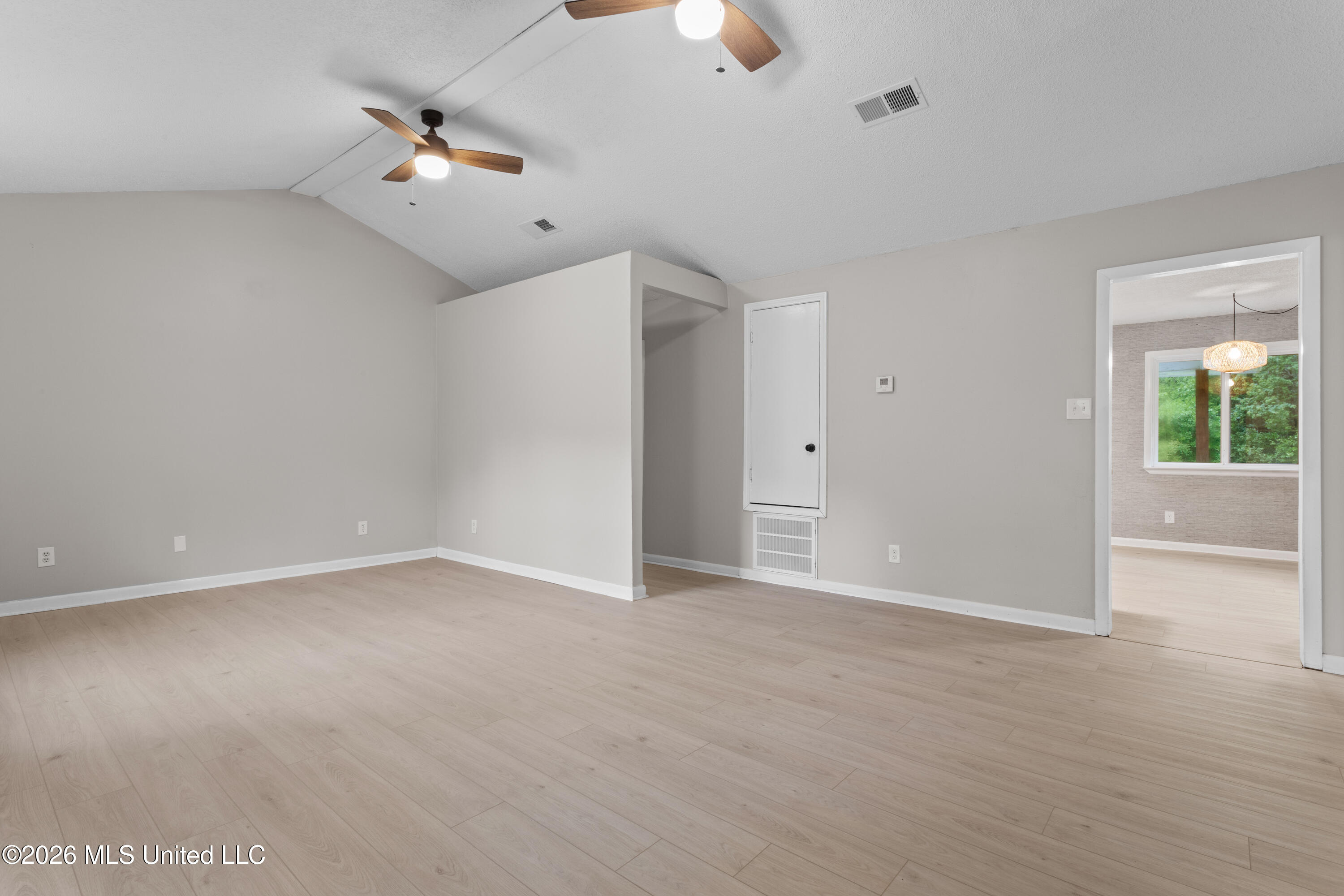 15380 Three Rivers Road Biloxi, MS 39532 - Photo 5 of 28 00005
