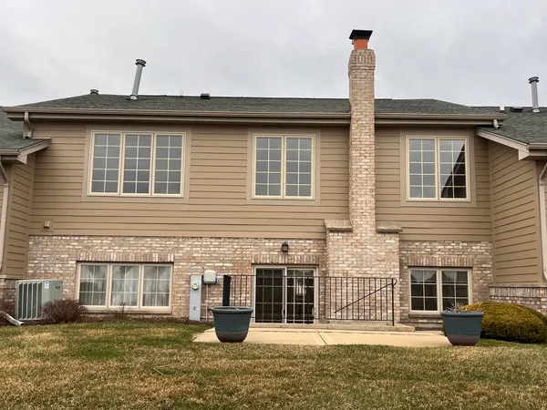 $249,900 | 402 Chestnut Lane, Beecher, IL 60401