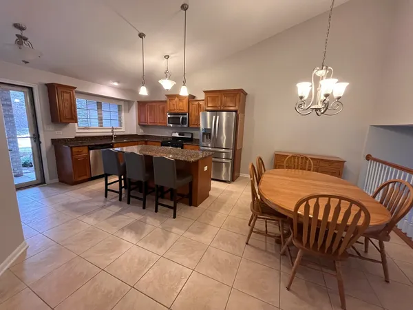 $249,900 | 402 Chestnut Lane, Beecher, IL 60401