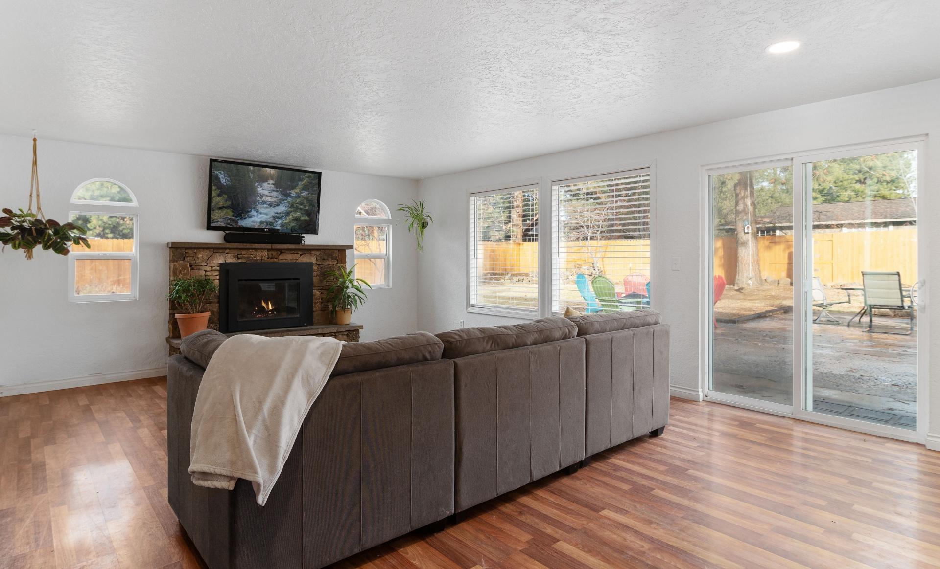 20356 Rae Road Bend, OR 97702 - Photo 5 of 32 batch_05