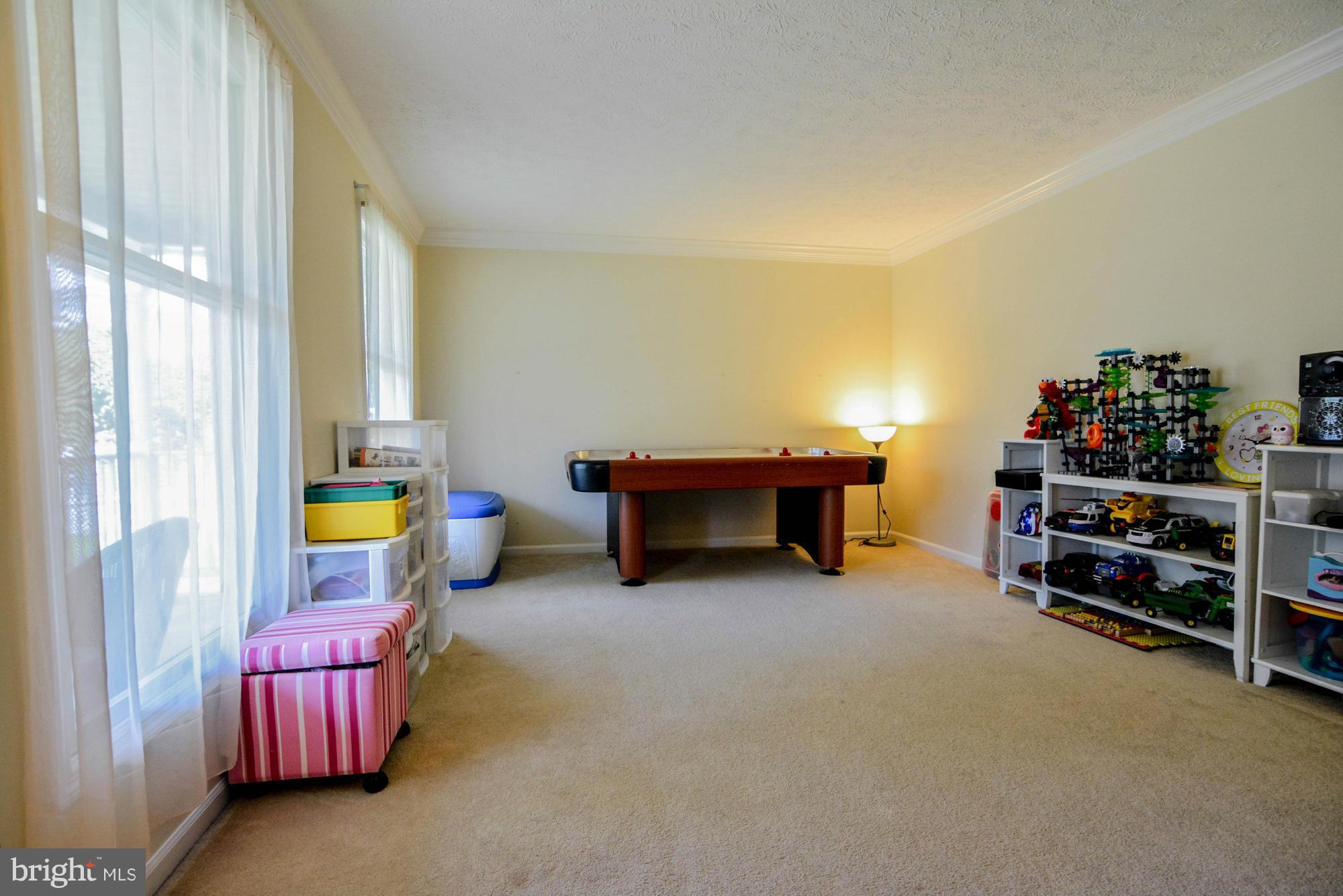 1945 East Beech Road Sterling, VA 20164 - Photo 11 of 30 Living Room