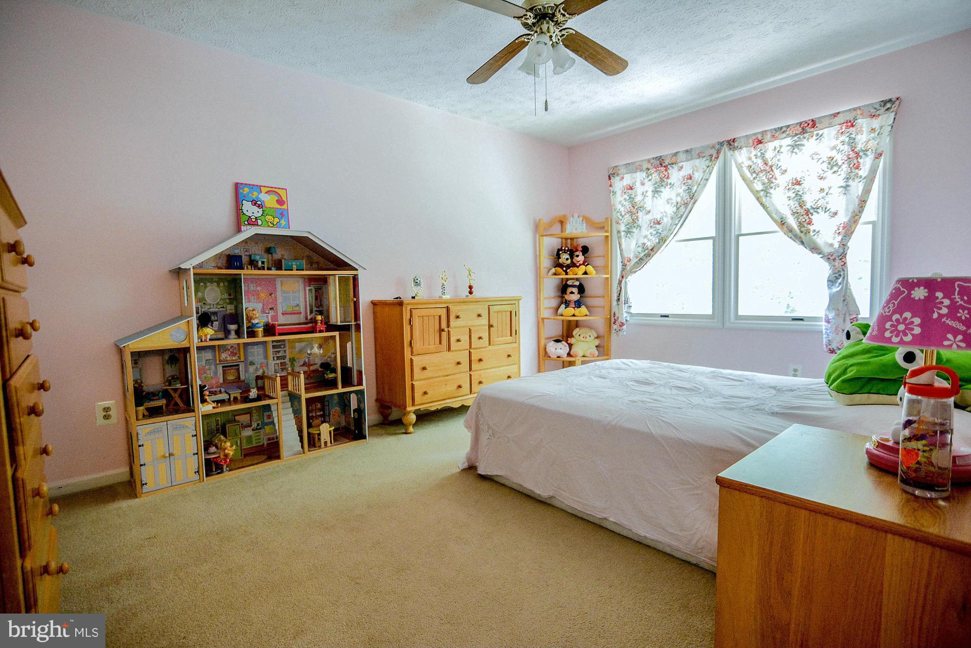1945 East Beech Road Sterling, VA 20164 - Photo 20 of 30 Bedroom