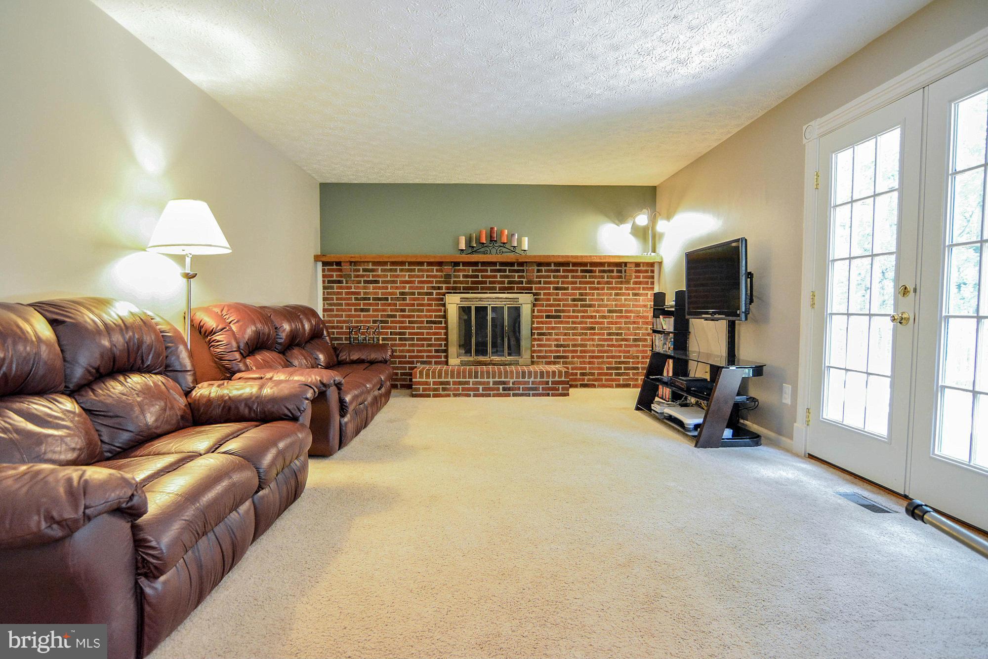 1945 East Beech Road Sterling, VA 20164 - Photo 8 of 30 Family Room