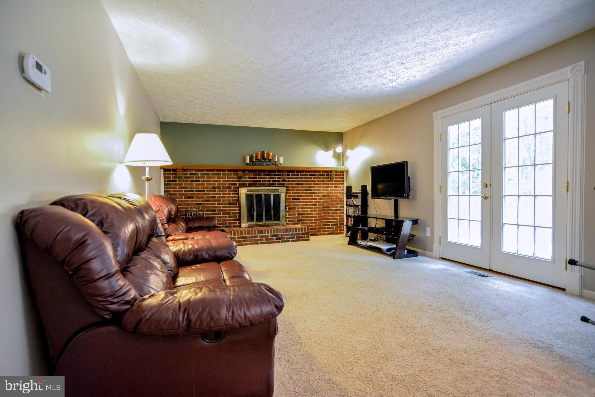 1945 East Beech Road Sterling, VA 20164 - Photo 9 of 30 Family Room