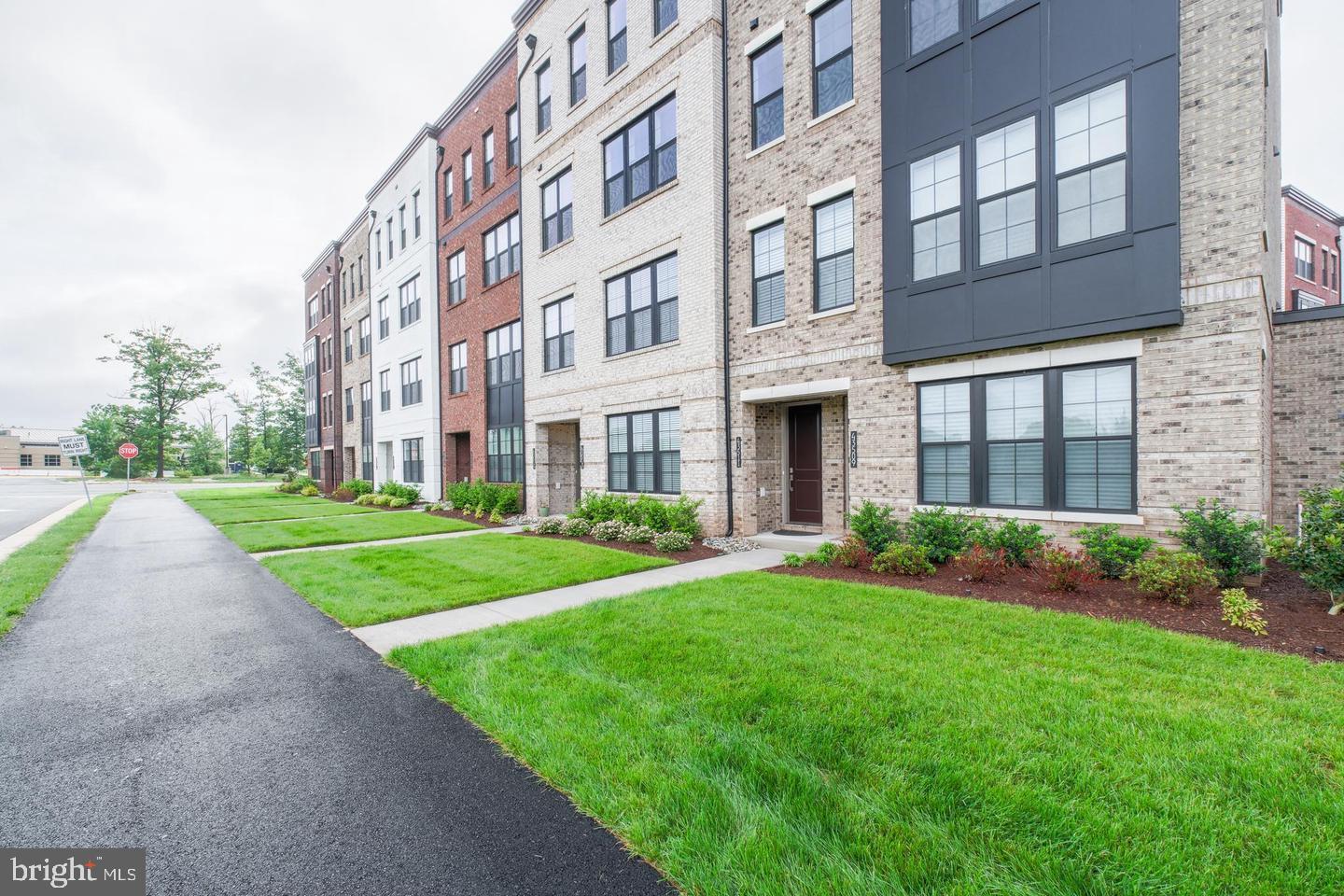 43509 Old Ryan Road Ashburn, VA 20148 - Photo 2 of 37