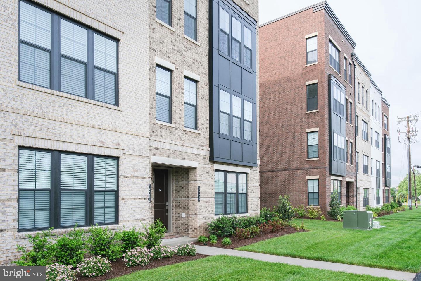 43509 Old Ryan Road Ashburn, VA 20148 - Photo 4 of 37