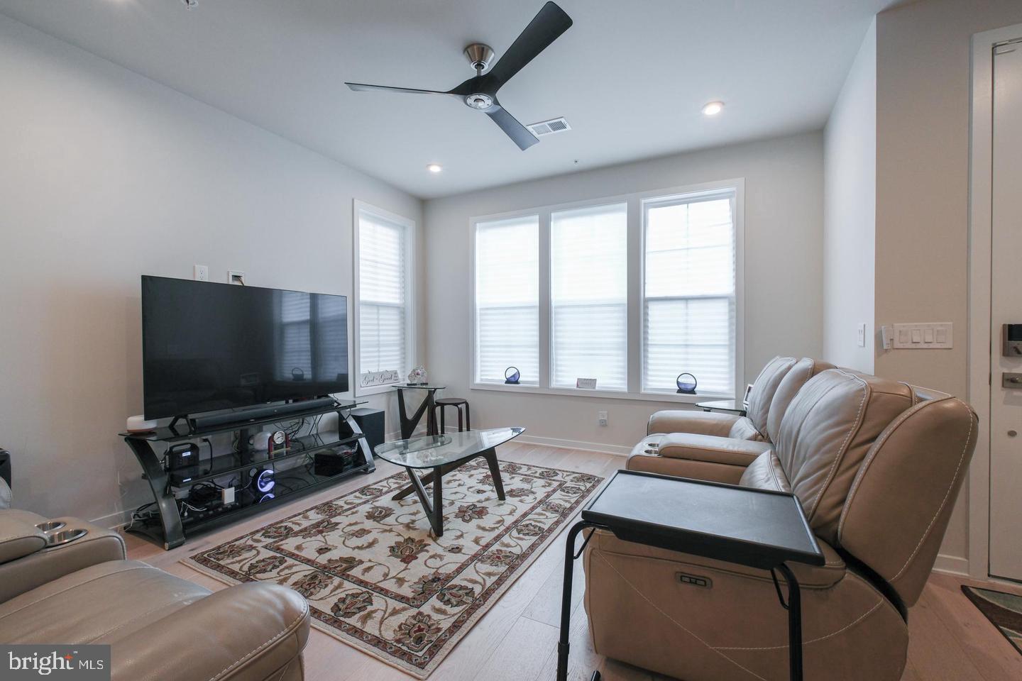 43509 Old Ryan Road Ashburn, VA 20148 - Photo 7 of 37