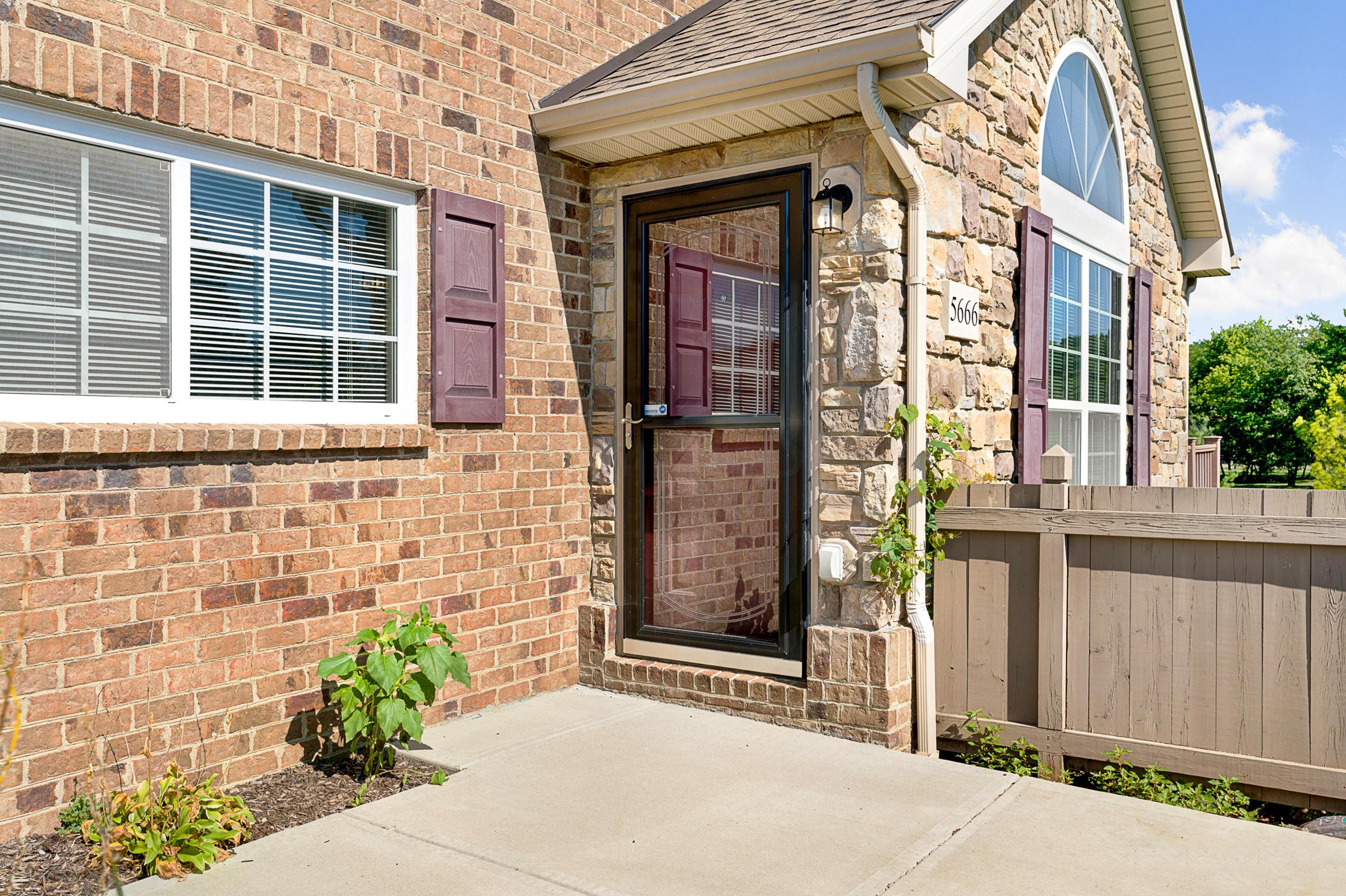 5666 Silver Frost Road Westerville, OH 43081 - Photo 2 of 34