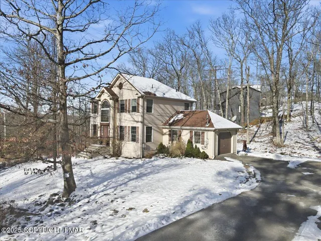 $343,900 | 106 Ashley Court, Bushkill, PA 18324