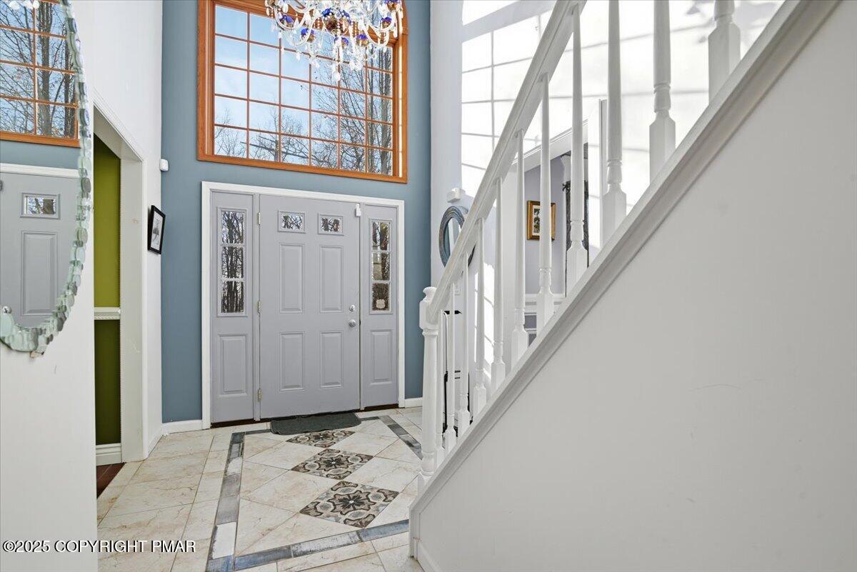 106 Ashley Court Bushkill, PA 18324 - Photo 5 of 61 foyer