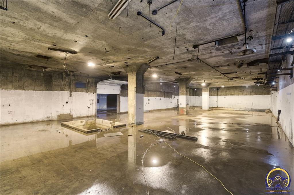 3627 Rd D Allen, KS 66833 - Photo 41 of 55