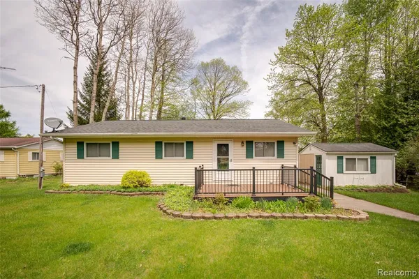 $475,000 | 6240 Lakeshore Road, Palms, MI 48465