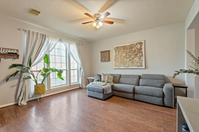 $295,000 | 1908 Northampton Drive, Conroe, TX 77303