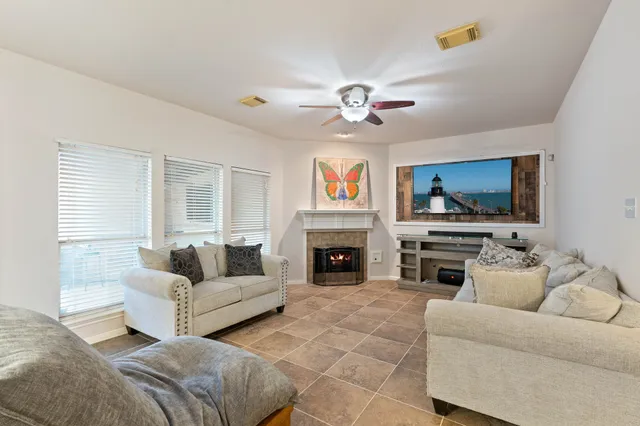 $295,000 | 1908 Northampton Drive, Conroe, TX 77303