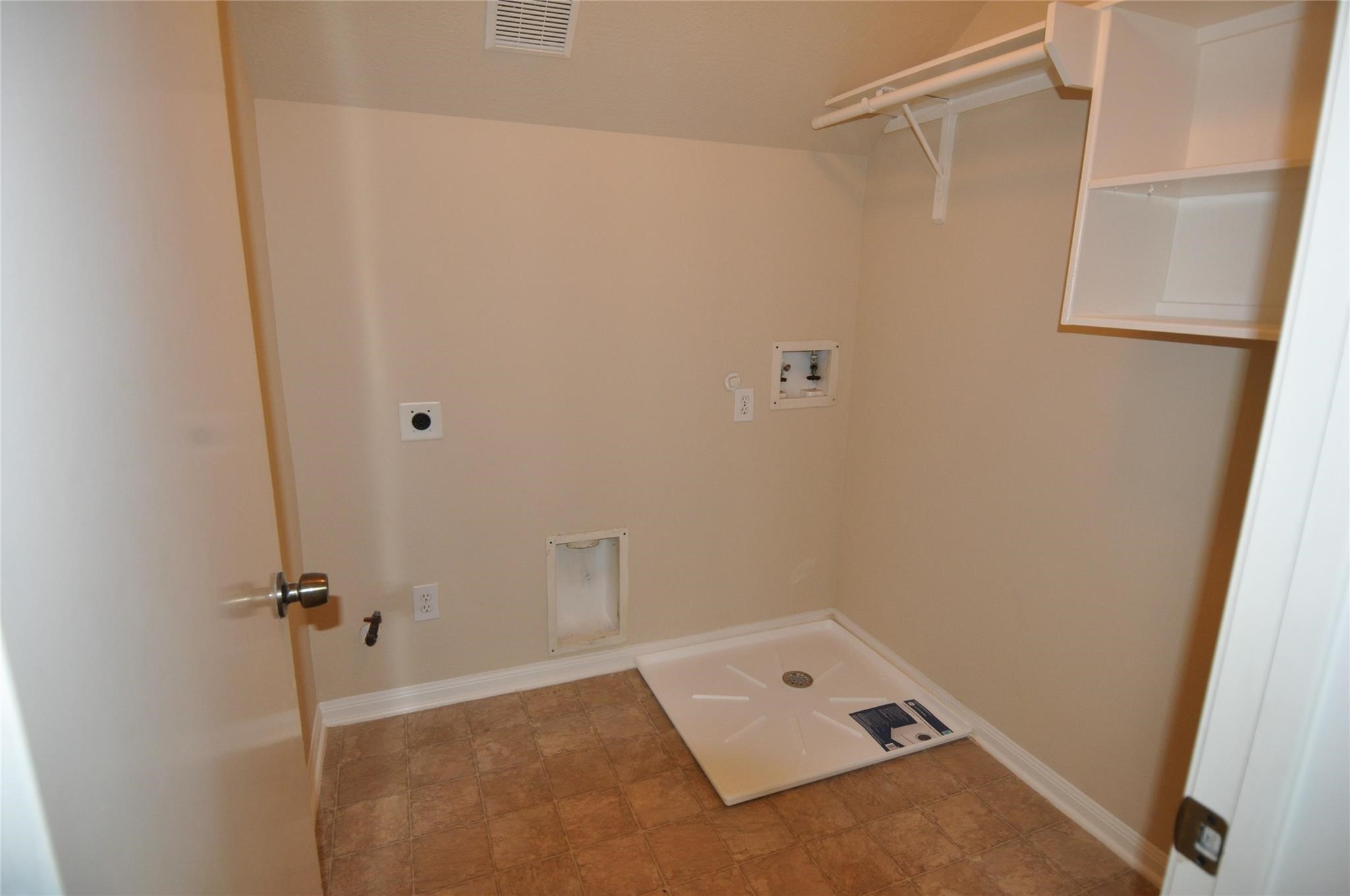 5823 Ridgebluff Lane Katy, TX 77449 - Photo 14 of 22