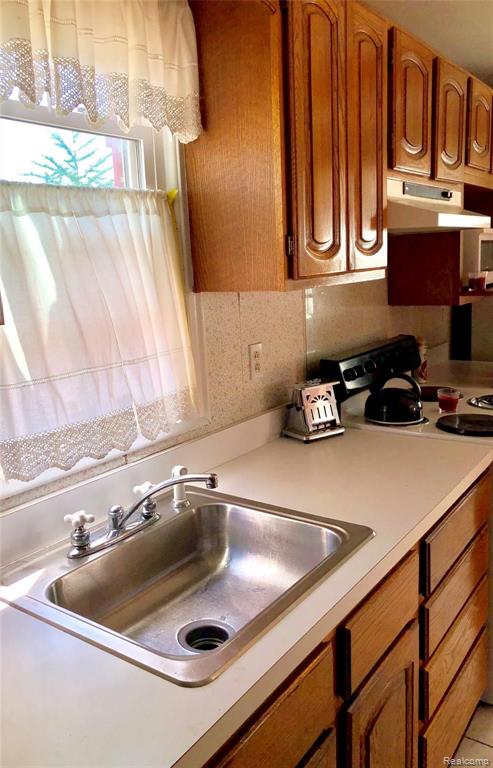 13248 Rosedale Street Southgate, MI 48195 - Photo 12 of 39