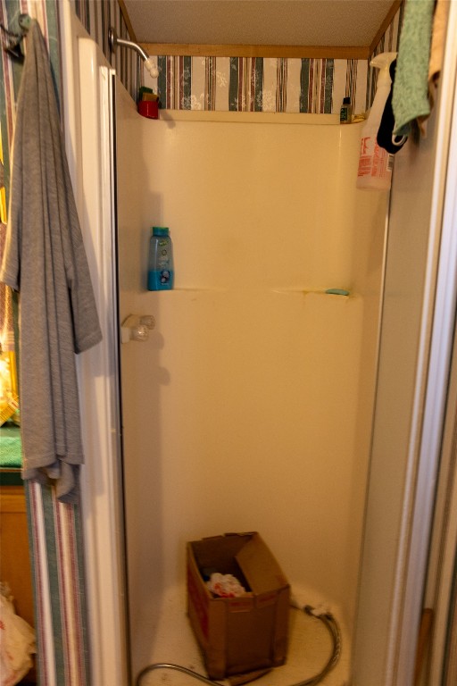 642 Hidden Oaks Drive Elgin, TX 78621 - Photo 25 of 36 a bathroom with a sink