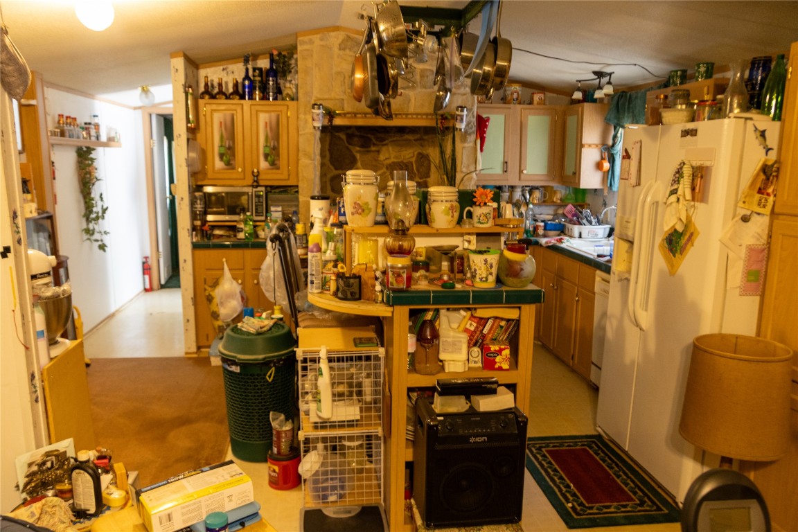 642 Hidden Oaks Drive Elgin, TX 78621 - Photo 27 of 36 a view of walk in closet