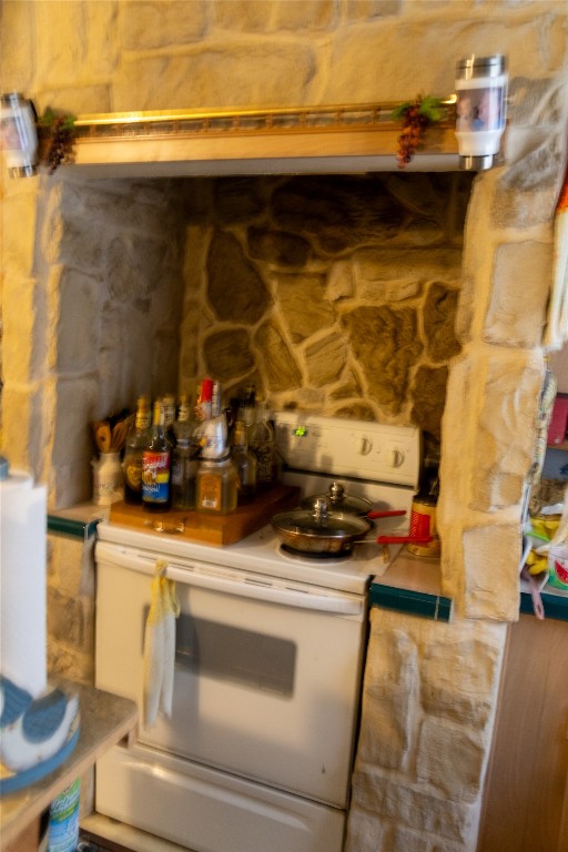 642 Hidden Oaks Drive Elgin, TX 78621 - Photo 30 of 36 a close view of laundry room