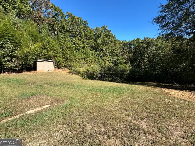 a view of a livingroom with furniture