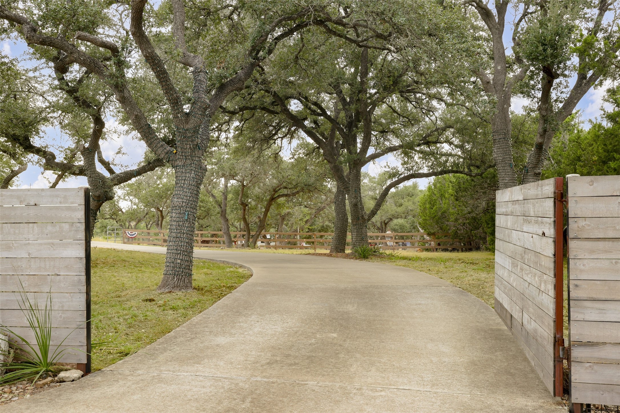 8075 Mt Sharp Road Wimberley, TX 78676 - Photo 9 of 25