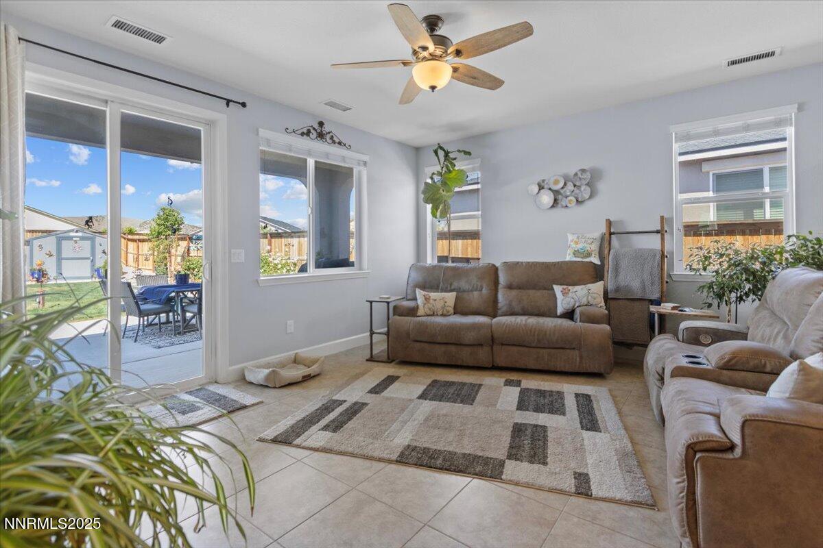 7324 Continuum Drive Reno, NV 89506 - Photo 12 of 47 30-Living