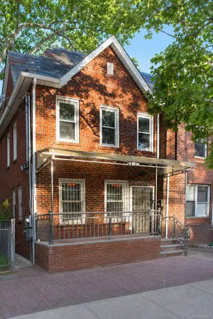 $1,138,000 | 53-01 62nd Street | Maspeth
