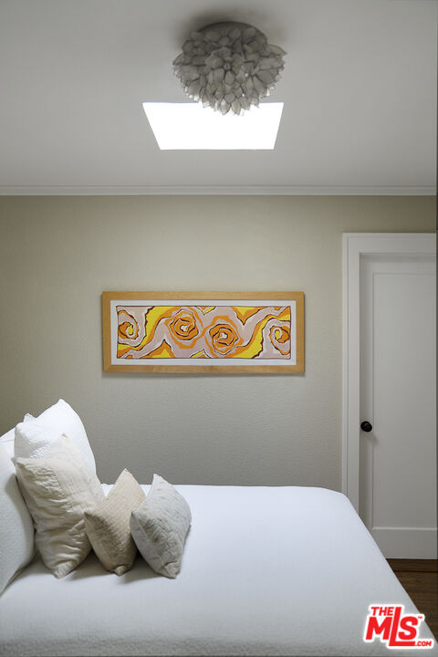 1601 Hi Point Street Los Angeles, CA 90035 - Photo 15 of 25 a bed in a room