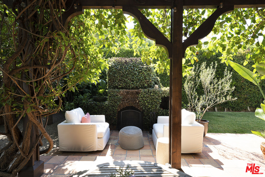 1601 Hi Point Street Los Angeles, CA 90035 - Photo 20 of 25 a outdoor view with a sitting space