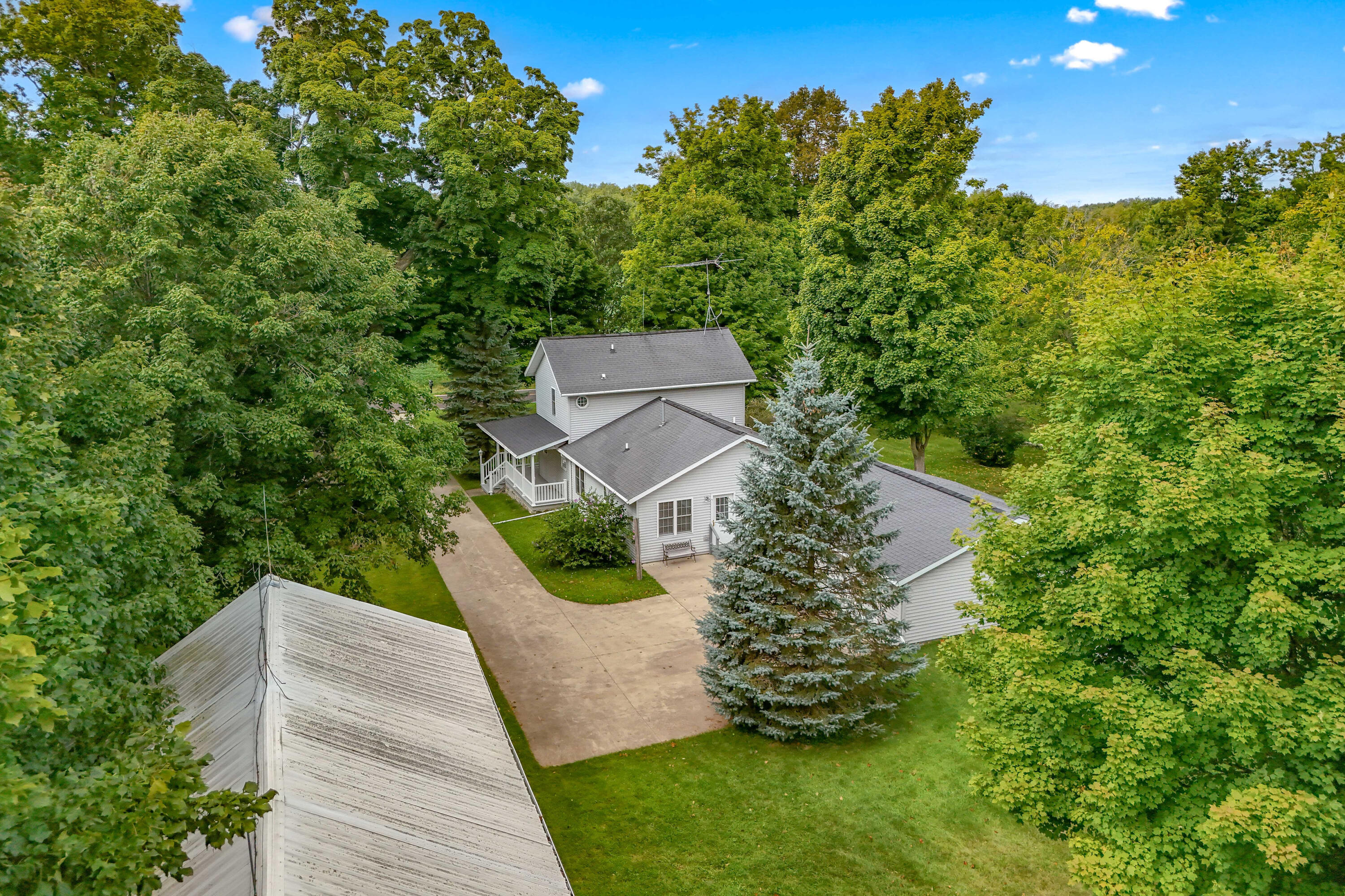 271 Maple Road Quincy, MI 49082 - Photo 3 of 51 12