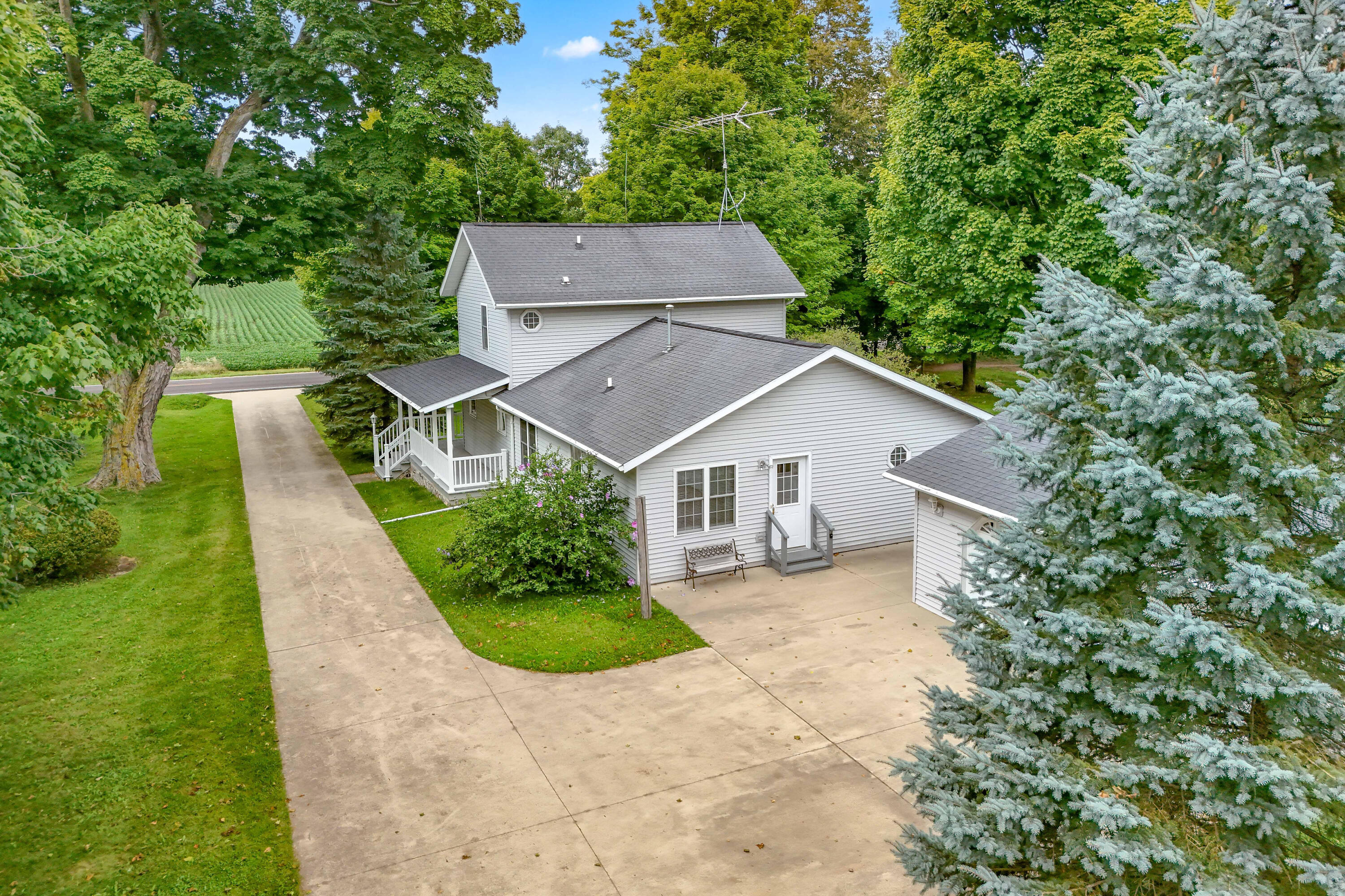271 Maple Road Quincy, MI 49082 - Photo 4 of 51 13