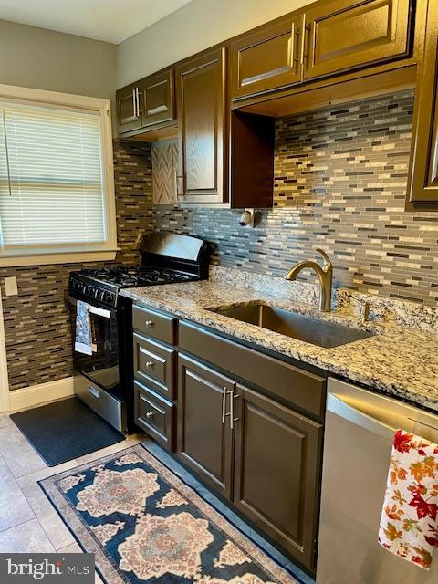 807 Stamford Road Baltimore, MD 21229 - Photo 12 of 40 Kitchen