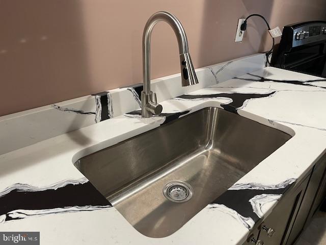 807 Stamford Road Baltimore, MD 21229 - Photo 27 of 40 Brand new sink and nice granite!