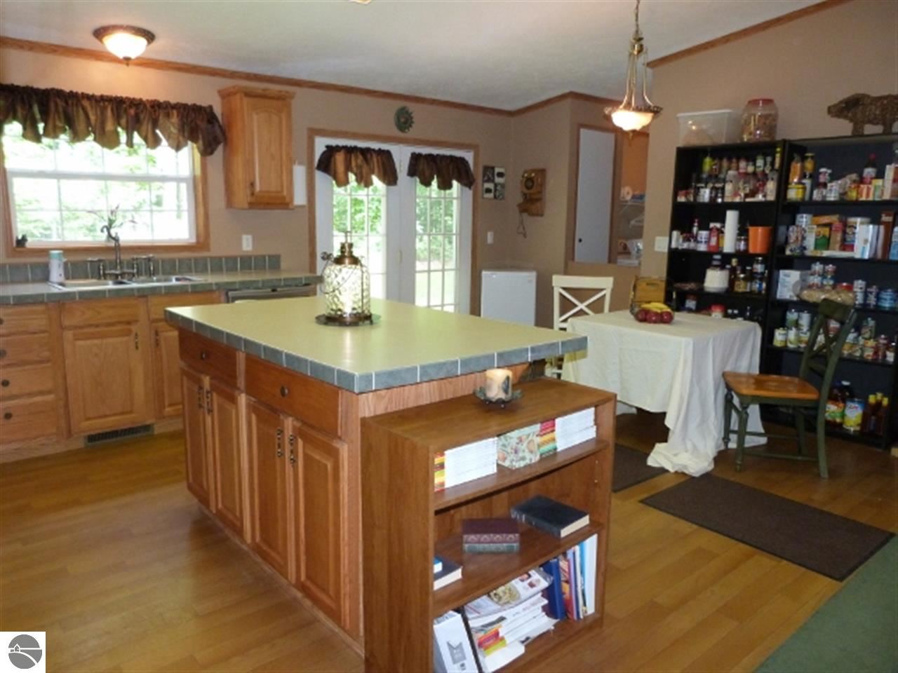 355 Harwood Road Beulah, MI 49617 - Photo 16 of 39 1774951-15.JPG