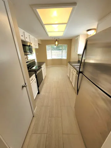 $2,000 | 22 West Broken Oak Court, The Woodlands, TX 77381