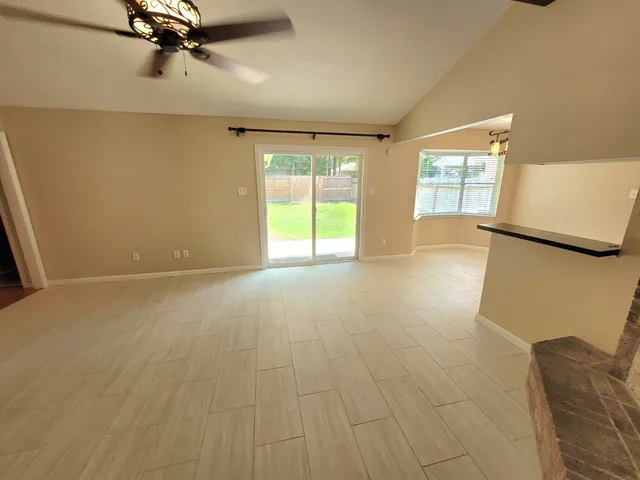 $2,000 | 22 West Broken Oak Court, The Woodlands, TX 77381