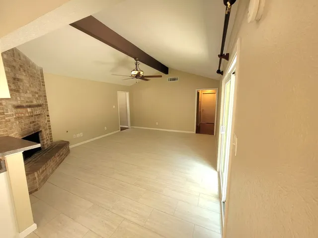 $2,000 | 22 West Broken Oak Court, The Woodlands, TX 77381