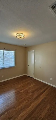 $2,000 | 22 West Broken Oak Court, The Woodlands, TX 77381