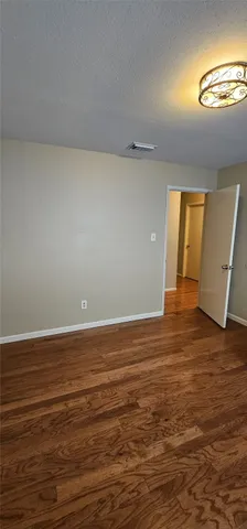 $2,000 | 22 West Broken Oak Court, The Woodlands, TX 77381