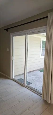 $2,000 | 22 West Broken Oak Court, The Woodlands, TX 77381