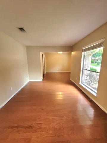 $2,000 | 22 West Broken Oak Court, The Woodlands, TX 77381