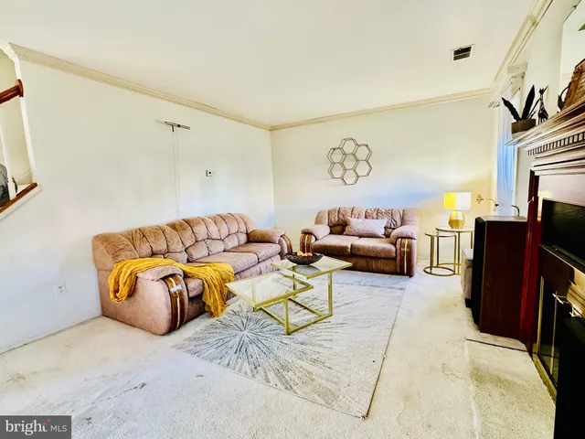 $430,000 | 1018 Knight Lane, Herndon, VA 20170