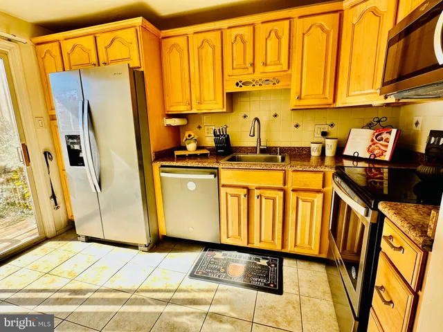 $430,000 | 1018 Knight Lane, Herndon, VA 20170