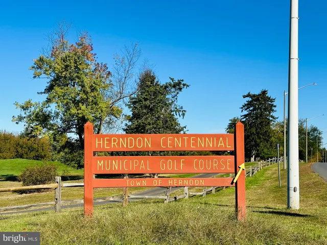 $430,000 | 1018 Knight Lane, Herndon, VA 20170