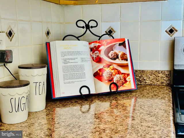 $430,000 | 1018 Knight Lane, Herndon, VA 20170